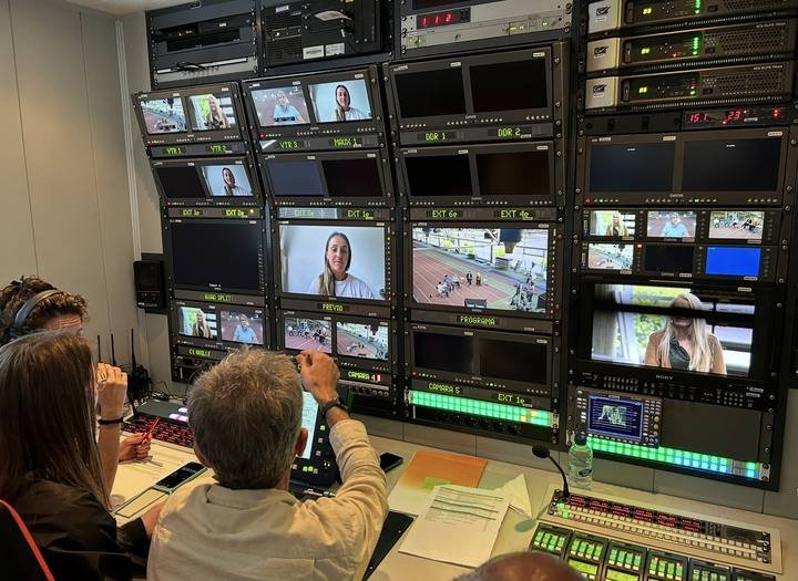 Interior de una unidad móvil durante la realización de Ya no quiero esconderme